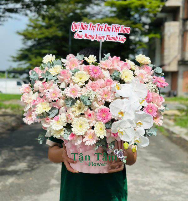 Lẵng hoa tươi Flowers2Home 010